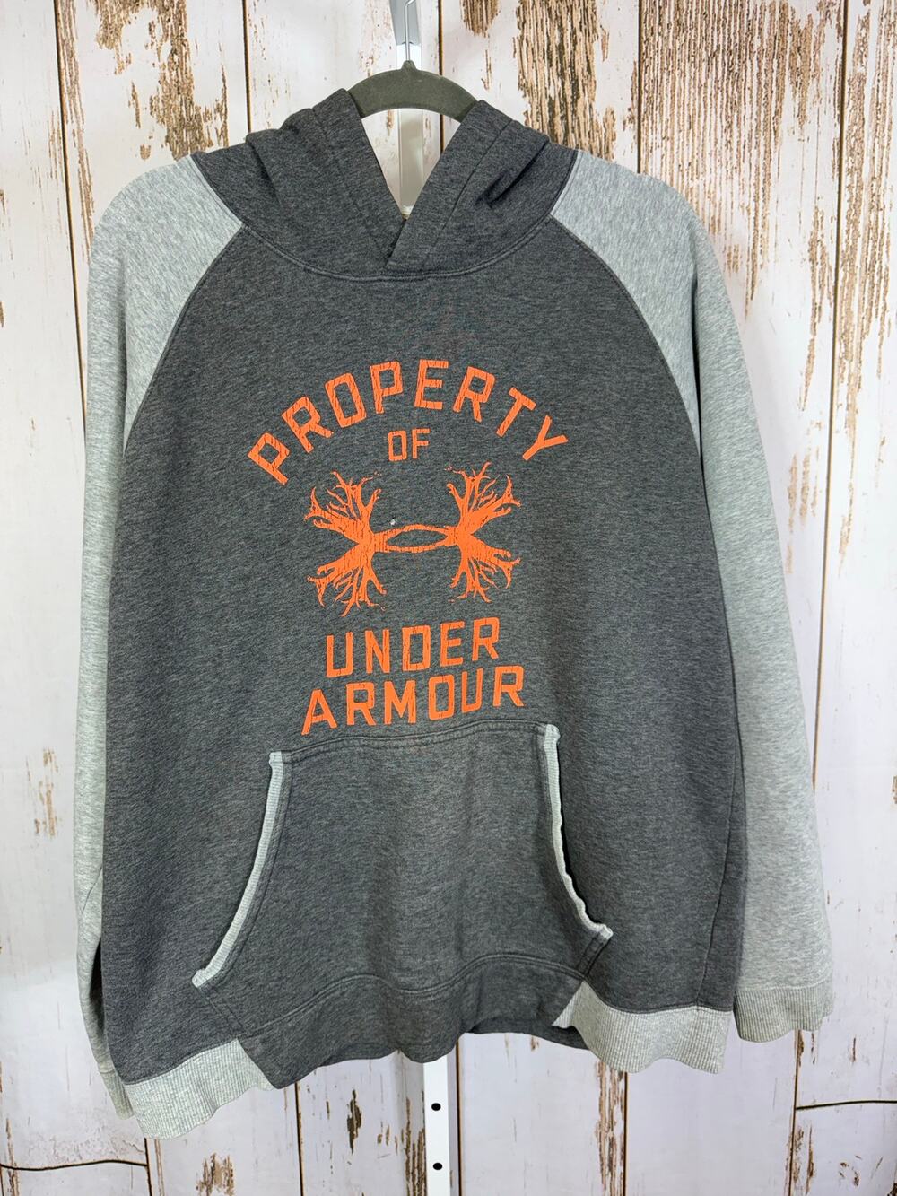 Under Armour, Grey Hoodie. Size Large. Good used condition!